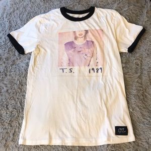 🌻 Taylor Swift 1989 tour tee